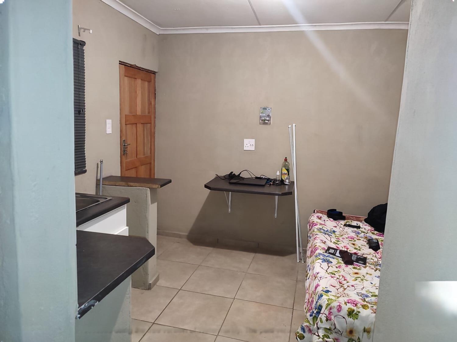 Tsholedi residence – student accommodation near University of Pretoria photo
