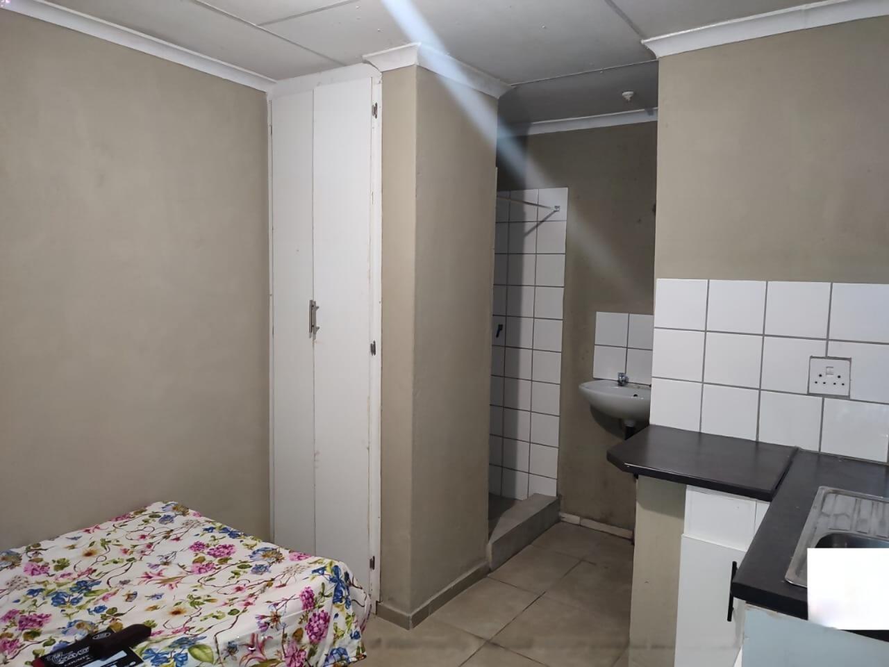 Tsholedi residence – student accommodation photo