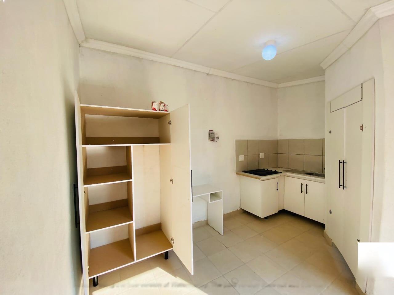 Tsholedi residence – student accommodation photo